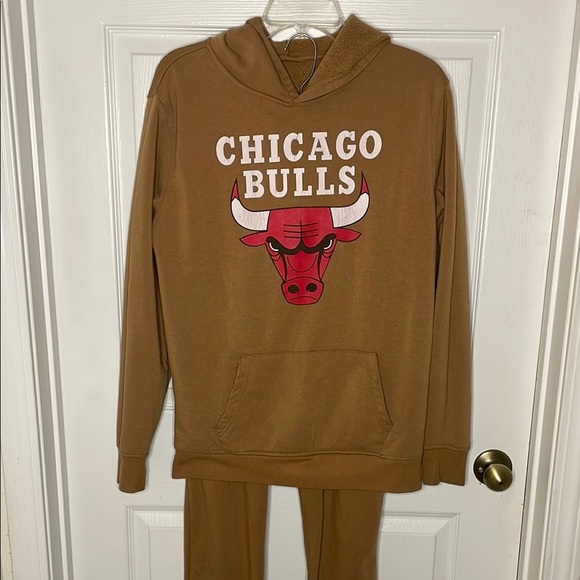 NBA Chicago Bulls Brown Hoodie Sweatshirt - Picture 1 of 16